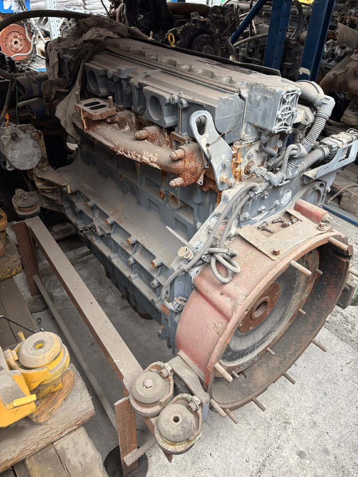 Deutz TCD2013 L06 2V TCD2013L062V C3UI181 Silnik Kompletny - Mesin untuk Peralatan konstruksi: gambar 2 Deutz TCD2013 L06 2V TCD2013L062V C3UI181 Silnik Kompletny - Mesin untuk Peralatan konstruksi: gambar 2