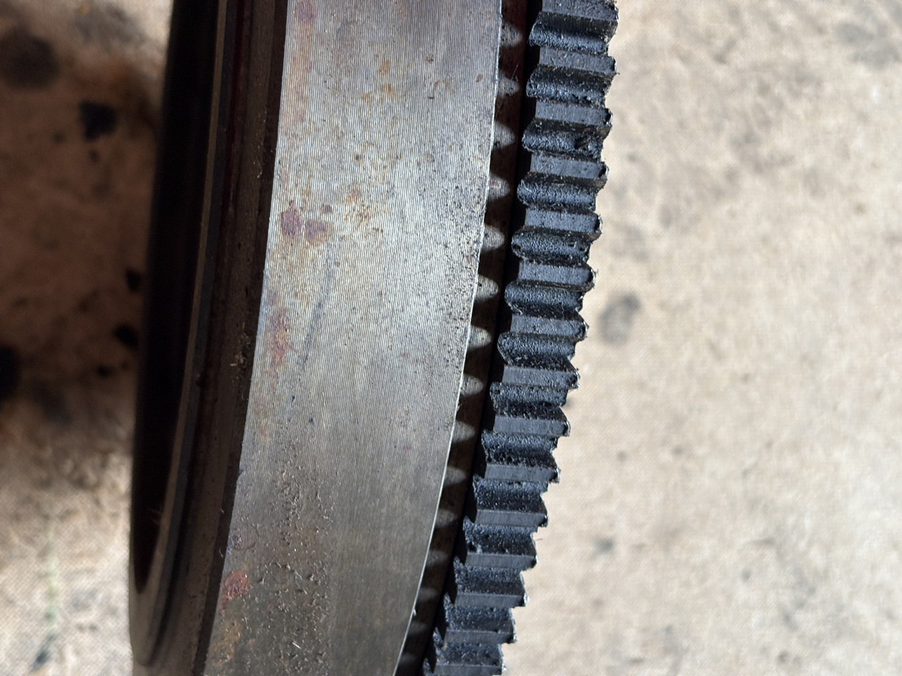 Deutz TD2011 D2011 D2011L04W Koło Zamachowe 04104106 - Roda gila untuk Peralatan pertanian: gambar 4 Deutz TD2011 D2011 D2011L04W Koło Zamachowe 04104106 - Roda gila untuk Peralatan pertanian: gambar 4