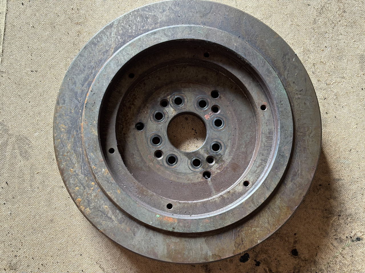 Deutz TD2011 D2011 D2011L04W Koło Zamachowe 04104106 - Roda gila untuk Peralatan pertanian: gambar 3 Deutz TD2011 D2011 D2011L04W Koło Zamachowe 04104106 - Roda gila untuk Peralatan pertanian: gambar 3