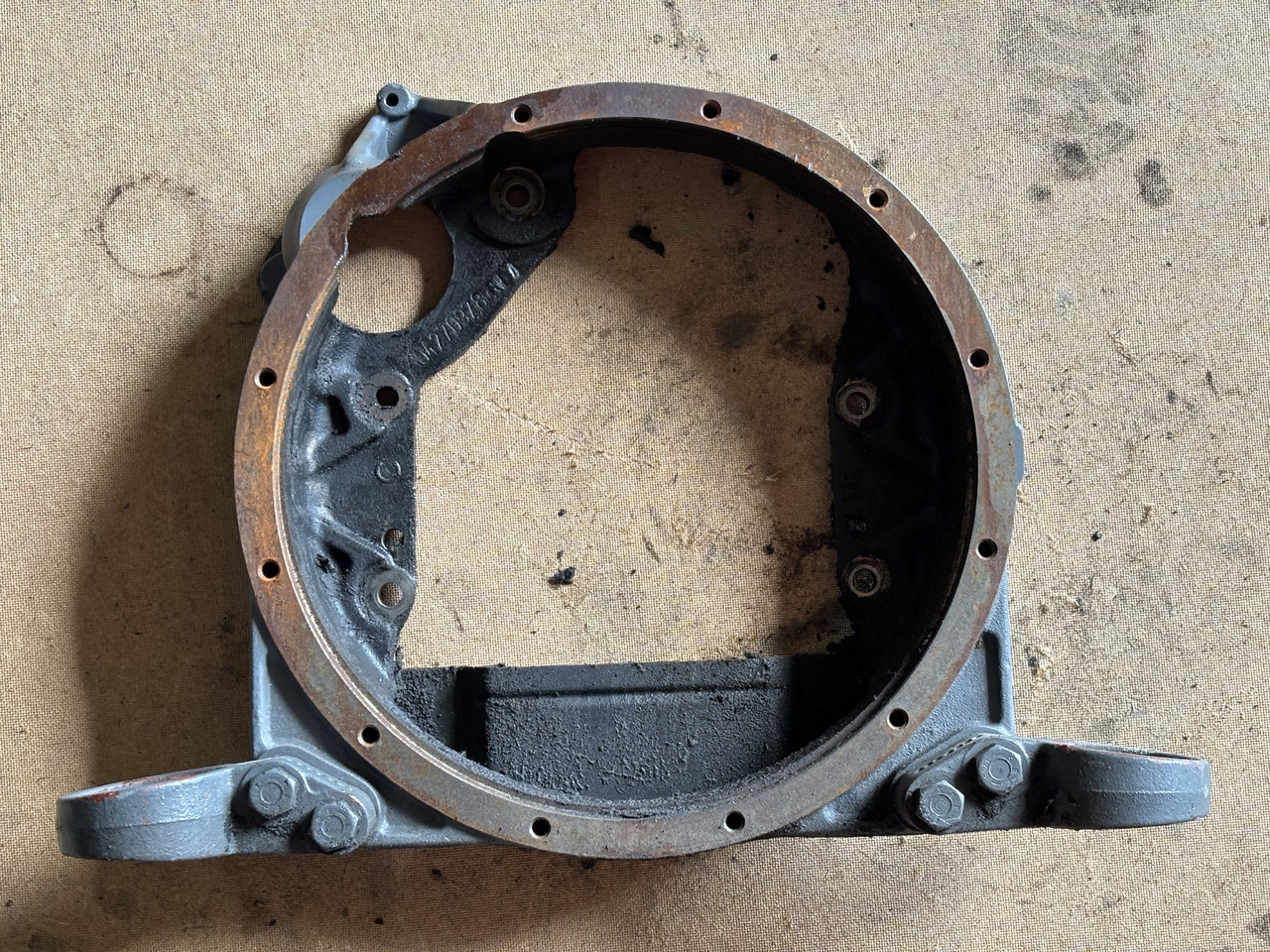 Deutz TD2011 D2011 D2011L04W Obudowa dzwonu koła zamachowego 04270978 - Roda gila: gambar 1 Deutz TD2011 D2011 D2011L04W Obudowa dzwonu koła zamachowego 04270978 - Roda gila: gambar 1