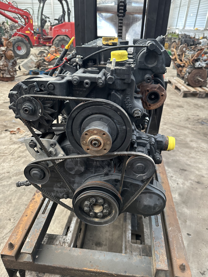 Deutz TD2011L04W - Mesin untuk Peralatan konstruksi: gambar 3 Deutz TD2011L04W - Mesin untuk Peralatan konstruksi: gambar 3