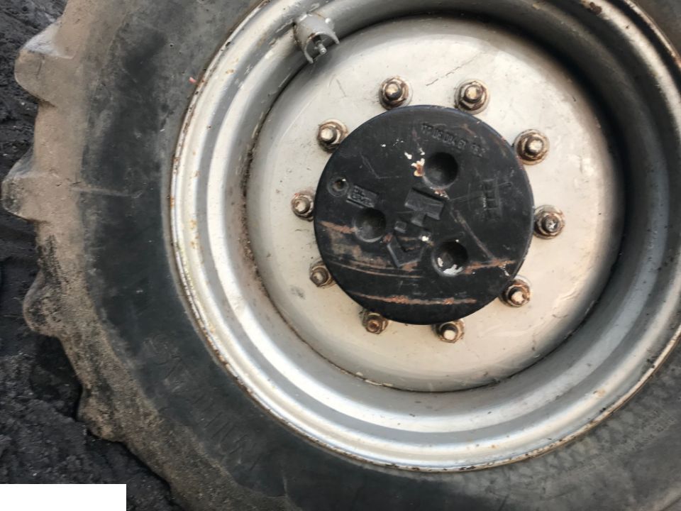 Felgi Manitou 24 Cale 10 Śrub - Pelek untuk Peralatan untuk menangani material: gambar 1 Felgi Manitou 24 Cale 10 Śrub - Pelek untuk Peralatan untuk menangani material: gambar 1