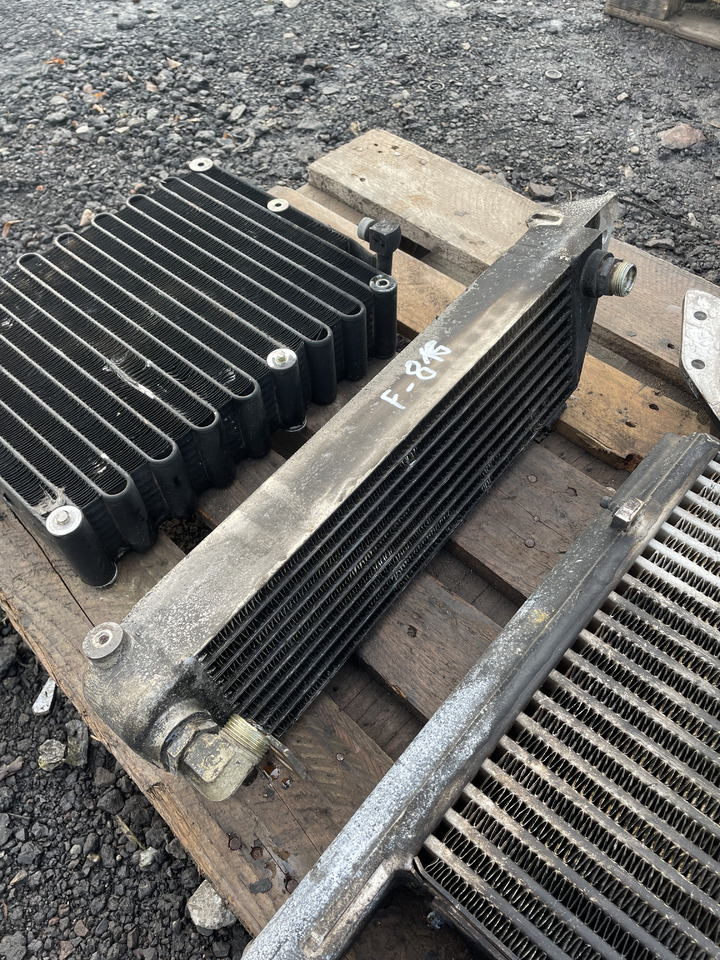 Fendt 816 818 820 - chłodnica - Radiator untuk Peralatan pertanian: gambar 3 Fendt 816 818 820 - chłodnica - Radiator untuk Peralatan pertanian: gambar 3