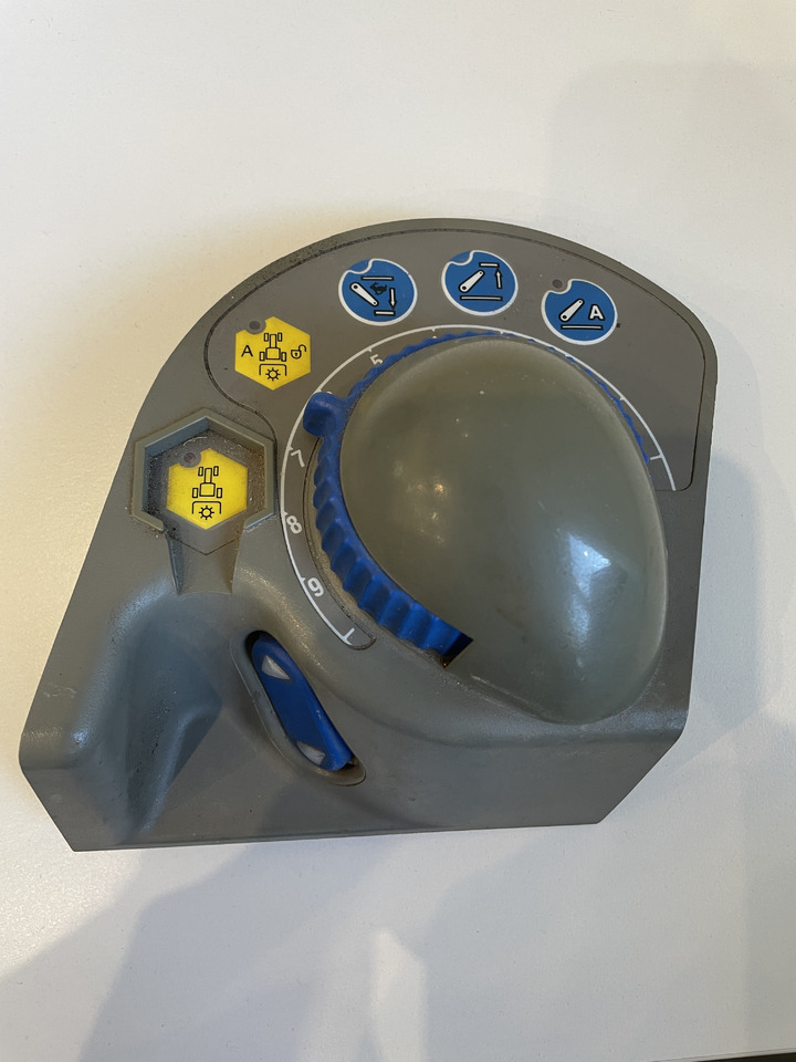 Fendt 920 - pulpit panel sterujący moduł EHR F916971070091 tył - Dasbor untuk Peralatan pertanian: gambar 1 Fendt 920 - pulpit panel sterujący moduł EHR F916971070091 tył - Dasbor untuk Peralatan pertanian: gambar 1