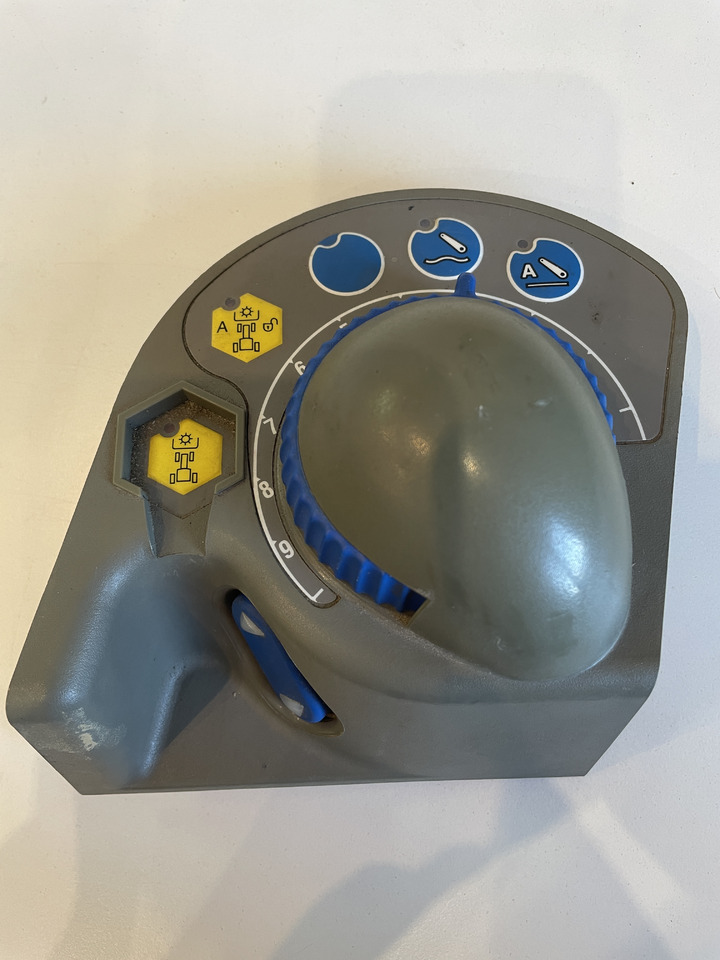 Fendt 920 - pulpit panel sterujący moduł EHR przód - Dasbor untuk Peralatan pertanian: gambar 1 Fendt 920 - pulpit panel sterujący moduł EHR przód - Dasbor untuk Peralatan pertanian: gambar 1