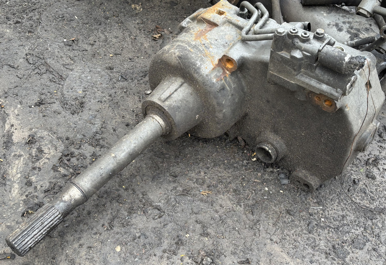 Fendt 924 928 930 936 Tylni WOM PTO Przekładnia Tylna 931150200320 931150200511 931150200311 - Penularan untuk Peralatan pertanian: gambar 2 Fendt 924 928 930 936 Tylni WOM PTO Przekładnia Tylna 931150200320 931150200511 931150200311 - Penularan untuk Peralatan pertanian: gambar 2