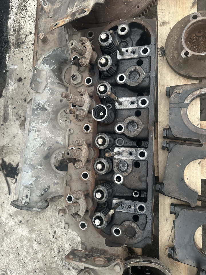 Fiat 780dt Fiat 8045 głowica cylindrów , klawiatura głowicy , rozrząd , części - Kepala silinder untuk Peralatan pertanian: gambar 1 Fiat 780dt Fiat 8045 głowica cylindrów , klawiatura głowicy , rozrząd , części - Kepala silinder untuk Peralatan pertanian: gambar 1