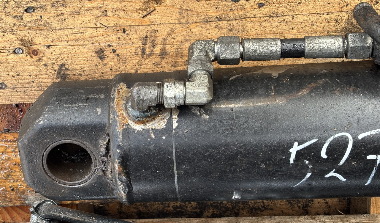 JCB 527-58 52758 527 58 Siłownik Wychyłu Łyżki - Silinder hidrolik untuk Telehandler: gambar 2 JCB 527-58 52758 527 58 Siłownik Wychyłu Łyżki - Silinder hidrolik untuk Telehandler: gambar 2