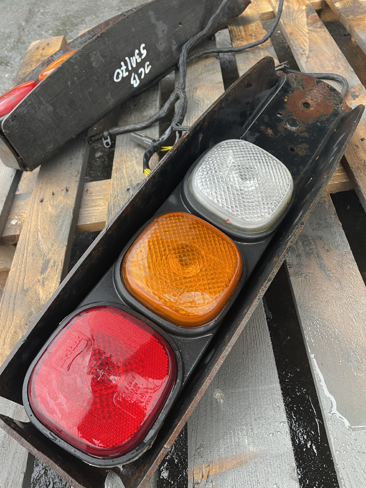 JCB 531 541 - lampy tylne 700/50-129 - Lampu belakang untuk Peralatan konstruksi: gambar 3 JCB 531 541 - lampy tylne 700/50-129 - Lampu belakang untuk Peralatan konstruksi: gambar 3