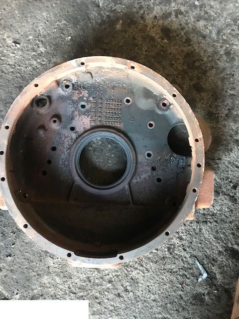 John Deere 4045 - Obudowa Sprzęgła - r503406 r504272 r502941 r120586 r121421 r503444 - Kopling dan suku cadang untuk Peralatan pertanian: gambar 1 John Deere 4045 - Obudowa Sprzęgła - r503406 r504272 r502941 r120586 r121421 r503444 - Kopling dan suku cadang untuk Peralatan pertanian: gambar 1