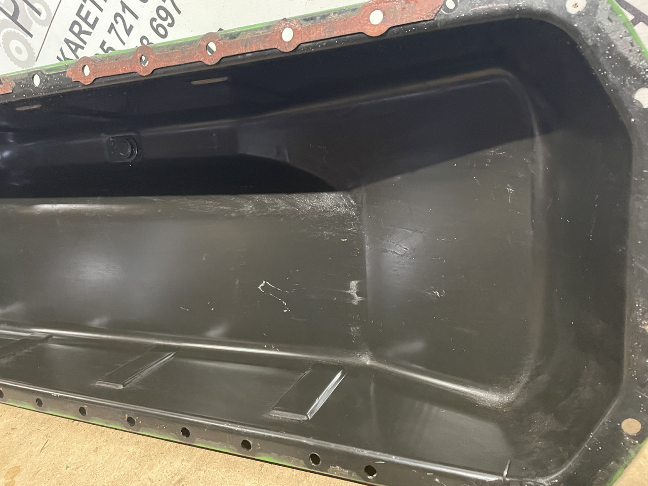 Wajan minyak untuk Peralatan pertanian John Deere 6068 - miska olejowa RE540285: gambar 6