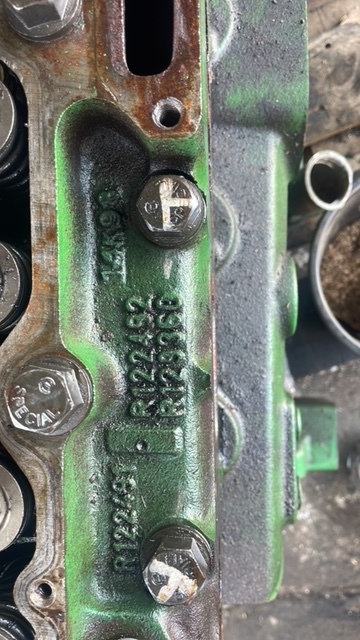 John Deere 6081 głowica cylindrów R122491 , r122492 - Kepala silinder untuk Peralatan pertanian: gambar 1 John Deere 6081 głowica cylindrów R122491 , r122492 - Kepala silinder untuk Peralatan pertanian: gambar 1