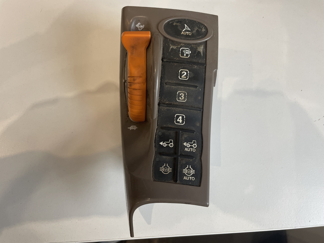 John Deere 6110R 6115R 6155R 6215R - panel sterowania prędkości RE573743 RE572110 - Dasbor untuk Peralatan pertanian: gambar 1 John Deere 6110R 6115R 6155R 6215R - panel sterowania prędkości RE573743 RE572110 - Dasbor untuk Peralatan pertanian: gambar 1