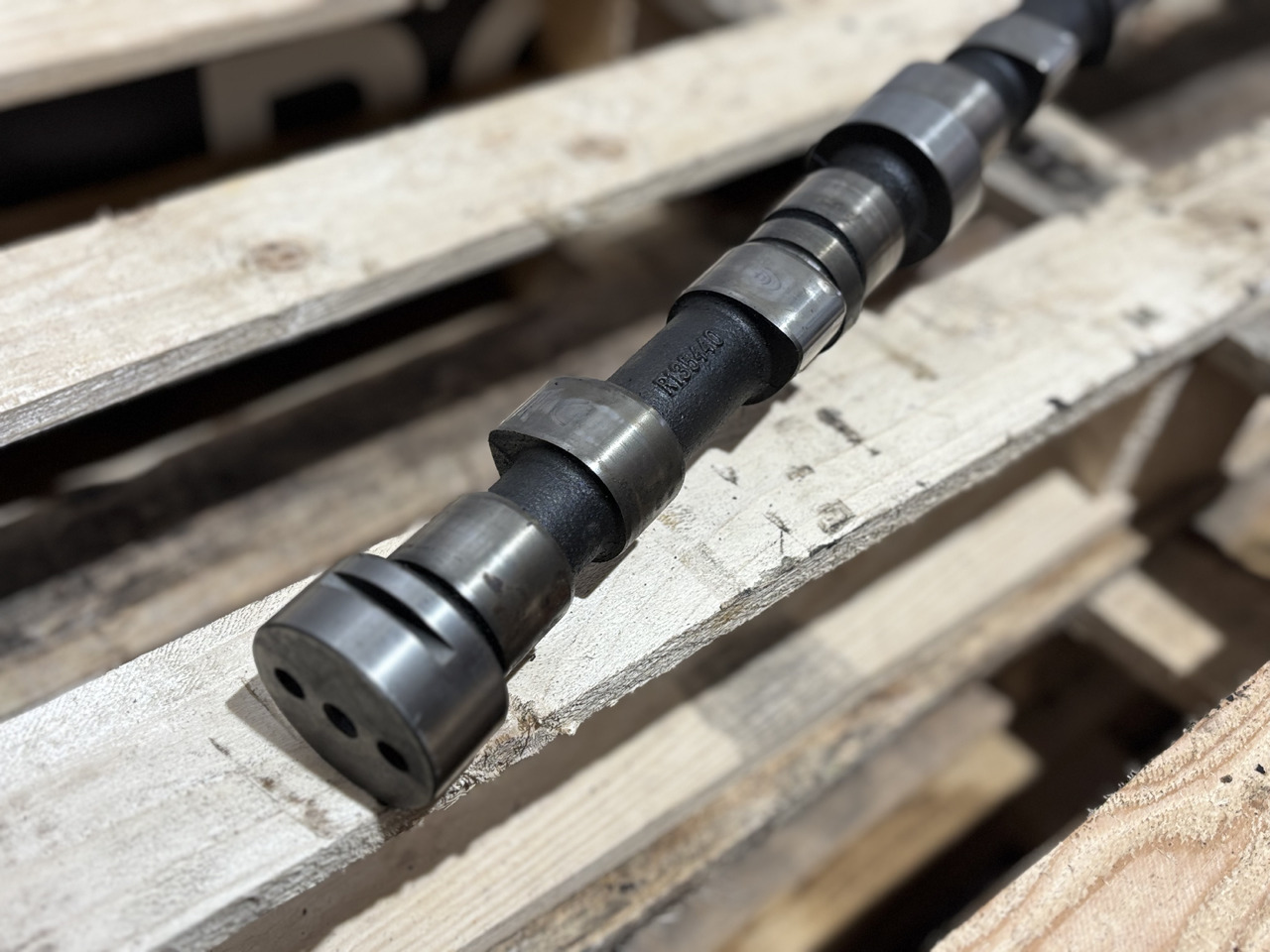 John Deere 6610 6810 6820 6620 Wałek Rozrządu R135440 RE56578 R133812 - Camshaft untuk Peralatan pertanian: gambar 2 John Deere 6610 6810 6820 6620 Wałek Rozrządu R135440 RE56578 R133812 - Camshaft untuk Peralatan pertanian: gambar 2