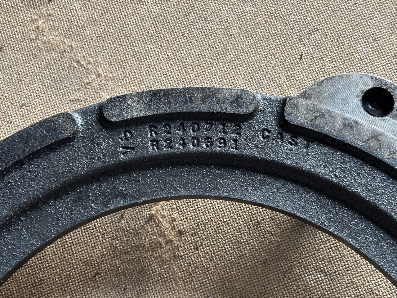 John Deere 6830 6930 7330 7425 Docisk Hamulca Płytka R240691 - Cakram rem untuk Peralatan pertanian: gambar 2 John Deere 6830 6930 7330 7425 Docisk Hamulca Płytka R240691 - Cakram rem untuk Peralatan pertanian: gambar 2
