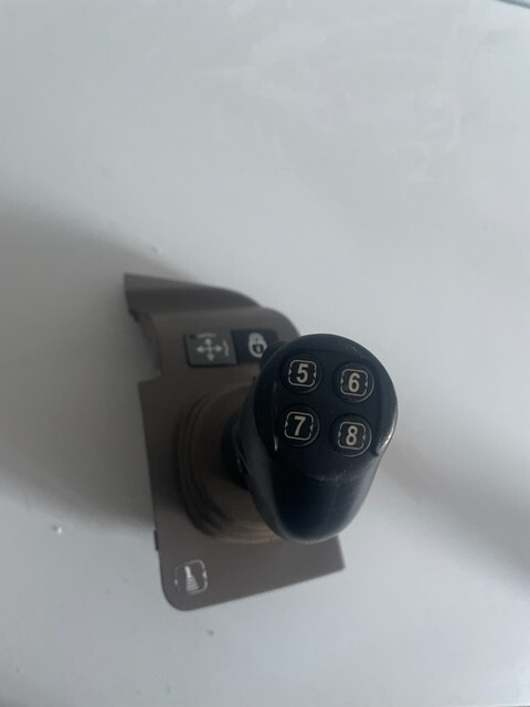 John Deere 6r joystick RE573554 - Kabin dan interior untuk Peralatan pertanian: gambar 1 John Deere 6r joystick RE573554 - Kabin dan interior untuk Peralatan pertanian: gambar 1