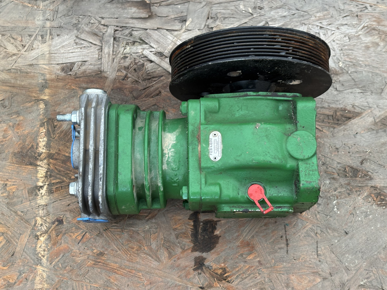 John Deere 8R 8RX 250 310 370 410 Kompresor Powietrza RE585794 - Kompresor rem udara untuk Peralatan pertanian: gambar 5 John Deere 8R 8RX 250 310 370 410 Kompresor Powietrza RE585794 - Kompresor rem udara untuk Peralatan pertanian: gambar 5