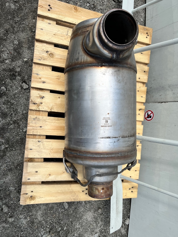 John Deere Katalizator DZ100798 - Konverter katalitik untuk Peralatan pertanian: gambar 1 John Deere Katalizator DZ100798 - Konverter katalitik untuk Peralatan pertanian: gambar 1