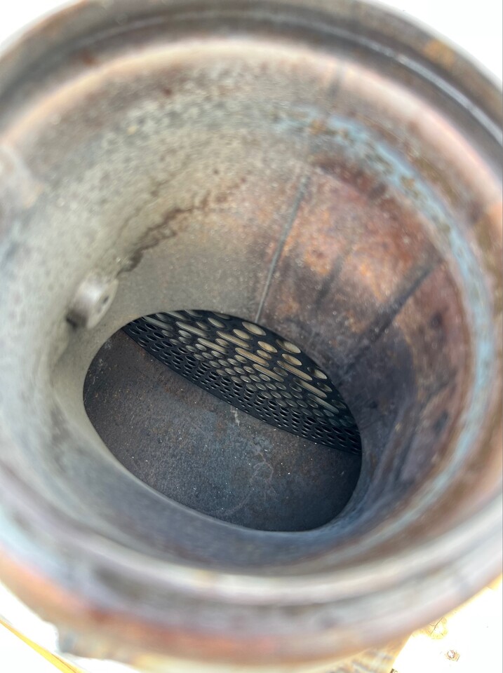 John Deere Katalizator DZ100798 - Konverter katalitik untuk Peralatan pertanian: gambar 4 John Deere Katalizator DZ100798 - Konverter katalitik untuk Peralatan pertanian: gambar 4