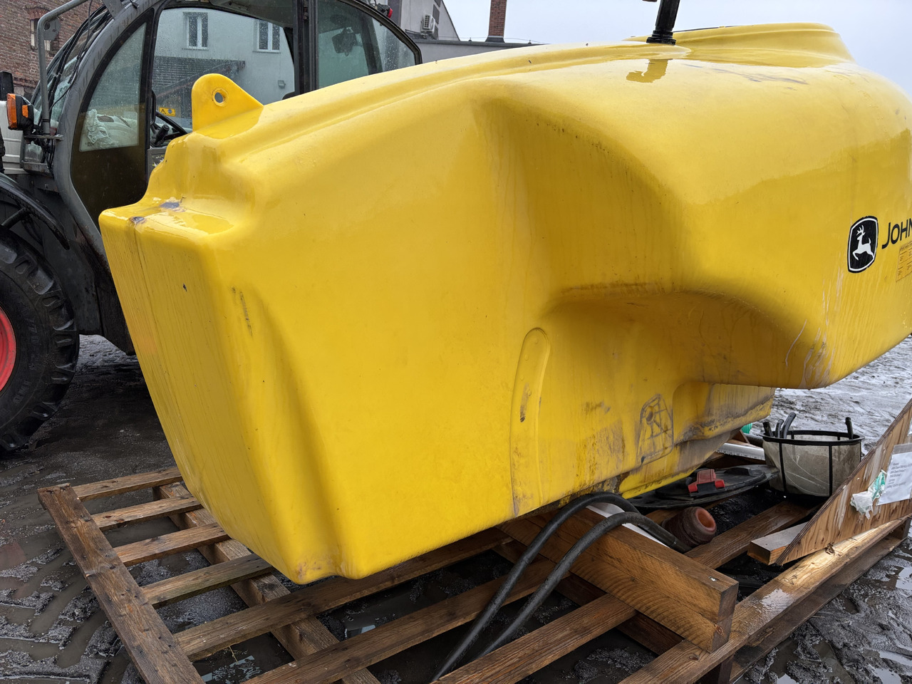 John Deere M740i Zbiornik Opryskiwacz WZW17745 WZ8226404 - Penyemprot traktor: gambar 2 John Deere M740i Zbiornik Opryskiwacz WZW17745 WZ8226404 - Penyemprot traktor: gambar 2