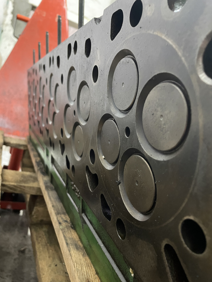 John Deere S790 9470 9470RX - głowica cylindra RE520563 - Kepala silinder untuk Peralatan pertanian: gambar 5 John Deere S790 9470 9470RX - głowica cylindra RE520563 - Kepala silinder untuk Peralatan pertanian: gambar 5