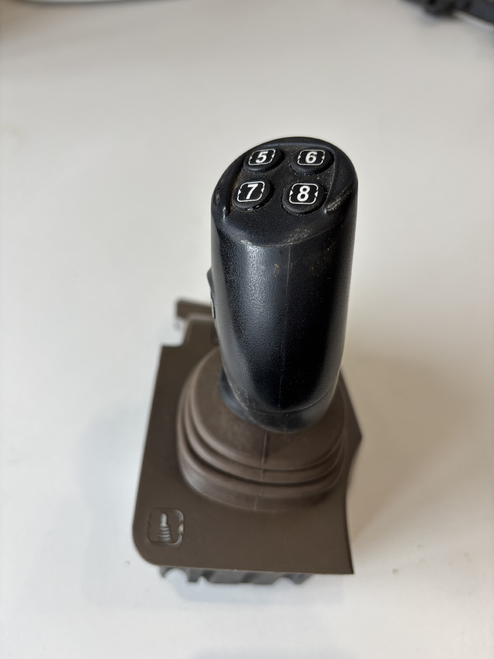 John Deere seria 6000 7000 8000 R - joystick 5-funkcyjny CommandARM RE573554 - Tongkat gigi untuk Peralatan pertanian: gambar 2 John Deere seria 6000 7000 8000 R - joystick 5-funkcyjny CommandARM RE573554 - Tongkat gigi untuk Peralatan pertanian: gambar 2