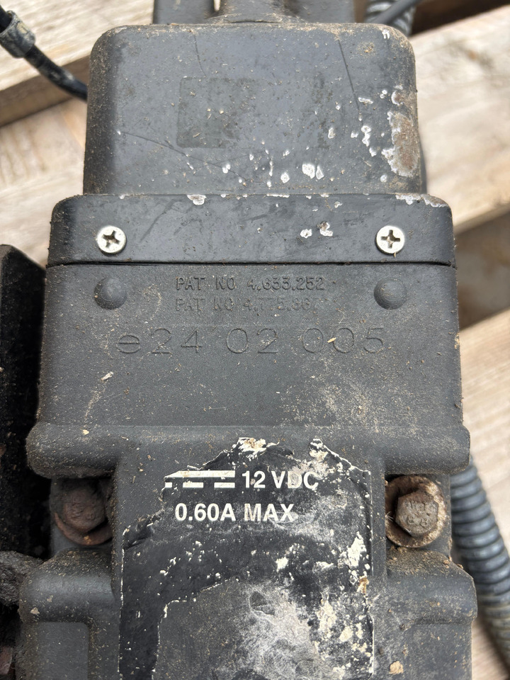 Massey Ferguson, Landini, Claas Radar Sensor Czujnik Prędkości Miernik Areału 3714290M2 - Sensor untuk Peralatan pertanian: gambar 4 Massey Ferguson, Landini, Claas Radar Sensor Czujnik Prędkości Miernik Areału 3714290M2 - Sensor untuk Peralatan pertanian: gambar 4