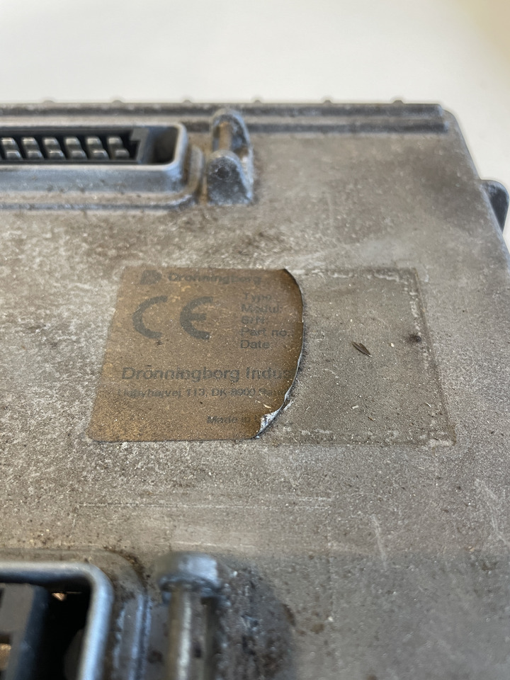 Massey Fergusson Fendt - jednostka centralna komputer sterownik PRAWY - ECU untuk Peralatan pertanian: gambar 3 Massey Fergusson Fendt - jednostka centralna komputer sterownik PRAWY - ECU untuk Peralatan pertanian: gambar 3