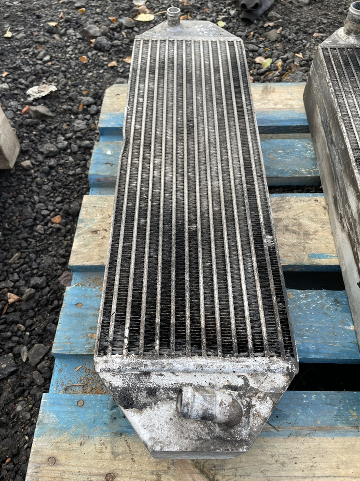 Merlo 40.7 - chłodnica wody Deutz BF4M2012C - Pendingin oli untuk Peralatan konstruksi: gambar 2 Merlo 40.7 - chłodnica wody Deutz BF4M2012C - Pendingin oli untuk Peralatan konstruksi: gambar 2