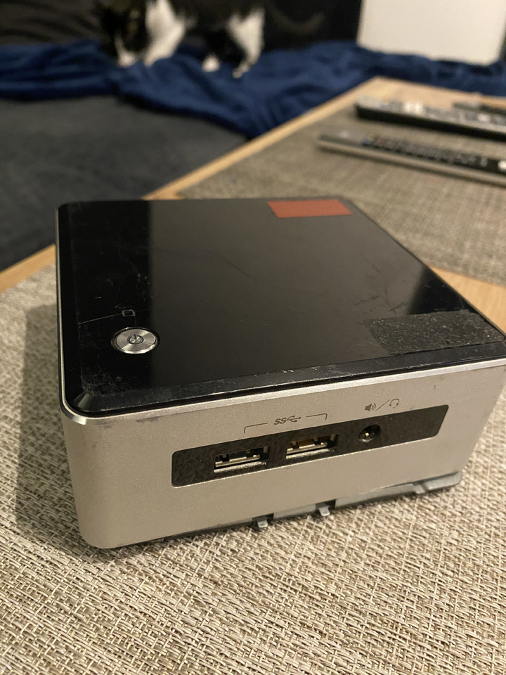 Mikrokomputer Mini PC Intel NUC5i5RYH - Peralatan dan perlengkapan: gambar 1 Mikrokomputer Mini PC Intel NUC5i5RYH - Peralatan dan perlengkapan: gambar 1