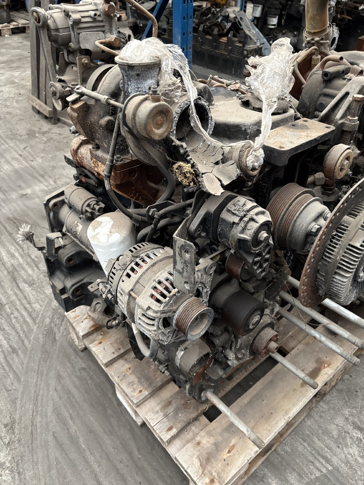 New Holland Case Iveco CNH F4DFE4133 F4DFE4133*B00 Silnik CZĘŚCI - Mesin untuk Peralatan pertanian: gambar 2 New Holland Case Iveco CNH F4DFE4133 F4DFE4133*B00 Silnik CZĘŚCI - Mesin untuk Peralatan pertanian: gambar 2