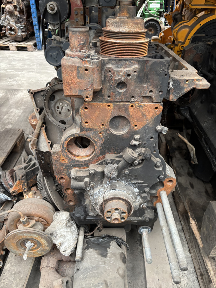 New Holland T6.175 Silnik 4.5 L 175 KM Na Części - Mesin untuk Peralatan pertanian: gambar 3 New Holland T6.175 Silnik 4.5 L 175 KM Na Części - Mesin untuk Peralatan pertanian: gambar 3