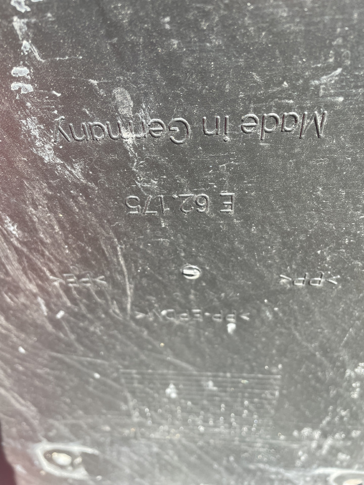 New Holland T7 - błotnik 47664342 - Spatbor untuk Peralatan pertanian: gambar 2 New Holland T7 - błotnik 47664342 - Spatbor untuk Peralatan pertanian: gambar 2