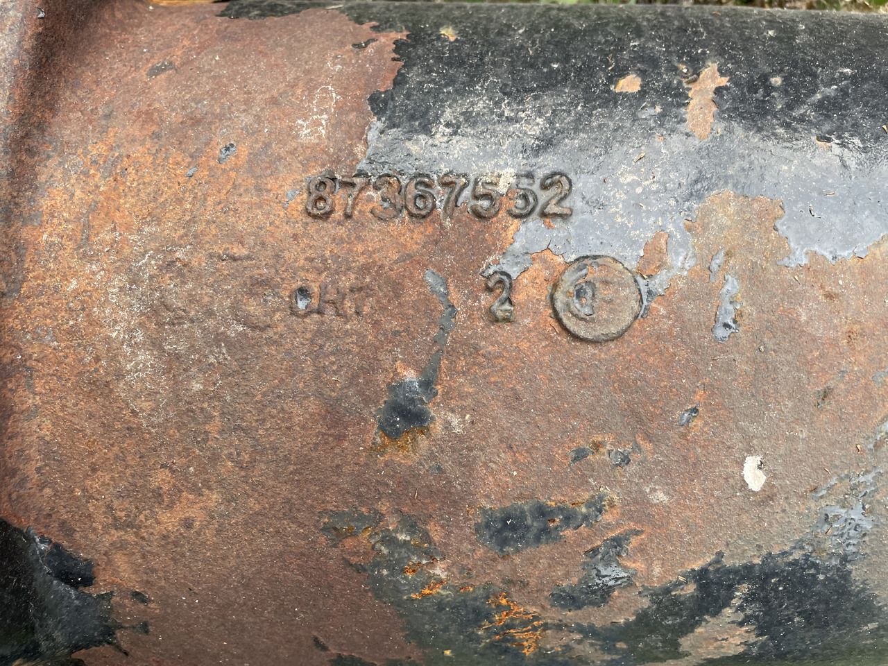 New Holland T8040 Case Magnum 310 - części - obudowa osi 87367552 - Poros dan bagian untuk Traktor: gambar 3 New Holland T8040 Case Magnum 310 - części - obudowa osi 87367552 - Poros dan bagian untuk Traktor: gambar 3