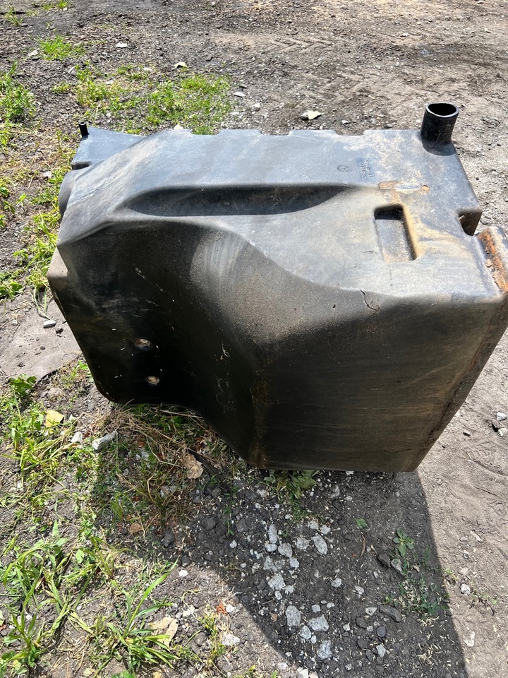 New Holland T80x0 Zbiornik paliwa 87358308 - Tangki bahan bakar untuk Peralatan pertanian: gambar 5 New Holland T80x0 Zbiornik paliwa 87358308 - Tangki bahan bakar untuk Peralatan pertanian: gambar 5