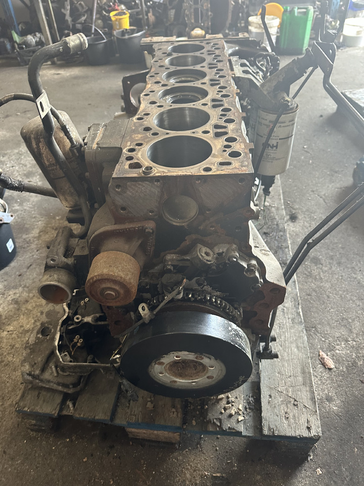 New holland silnik Model: F4DE9687 , model type: 667TA , części blok wał głowica korbowód - Mesin untuk Peralatan pertanian: gambar 1 New holland silnik Model: F4DE9687 , model type: 667TA , części blok wał głowica korbowód - Mesin untuk Peralatan pertanian: gambar 1