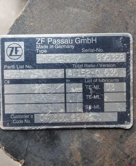 Skrzynia biegów ZF 4WG 4WG-210 Hitachi Case Komatsu - Gearbox untuk Peralatan pertanian: gambar 2 Skrzynia biegów ZF 4WG 4WG-210 Hitachi Case Komatsu - Gearbox untuk Peralatan pertanian: gambar 2