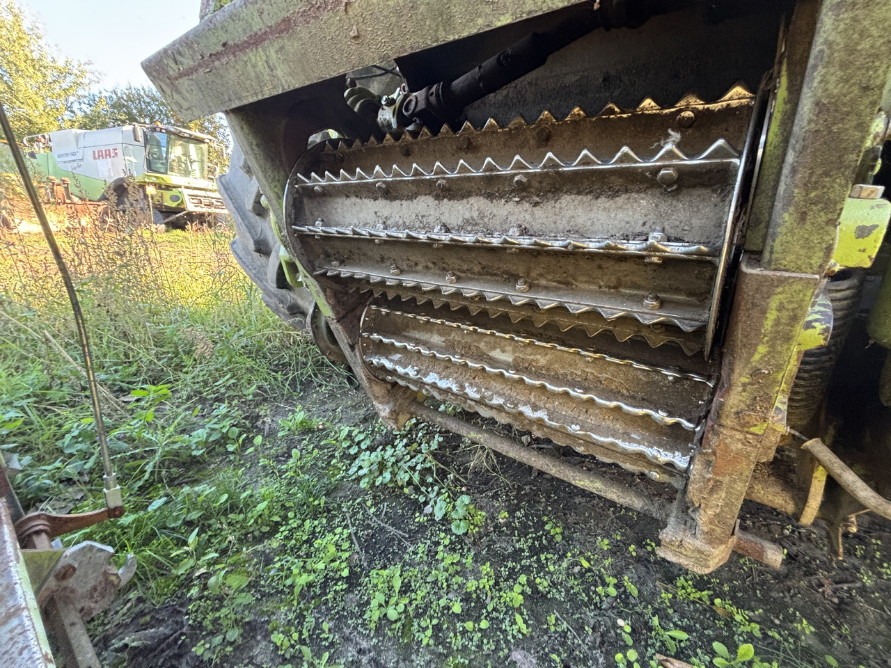 Claas Jaguar 820 840 860 880 Wałek Podajnika Zbożowego 00 0984 836 3 0009848363 - Suku cadang untuk Peralatan pertanian: gambar 3 Claas Jaguar 820 840 860 880 Wałek Podajnika Zbożowego 00 0984 836 3 0009848363 - Suku cadang untuk Peralatan pertanian: gambar 3