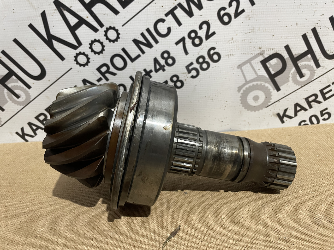 Valtra S354 Massey 8480 - skrzynia biegów - wałek ataku 12z 945100410010 - Gearbox untuk Peralatan pertanian: gambar 1 Valtra S354 Massey 8480 - skrzynia biegów - wałek ataku 12z 945100410010 - Gearbox untuk Peralatan pertanian: gambar 1