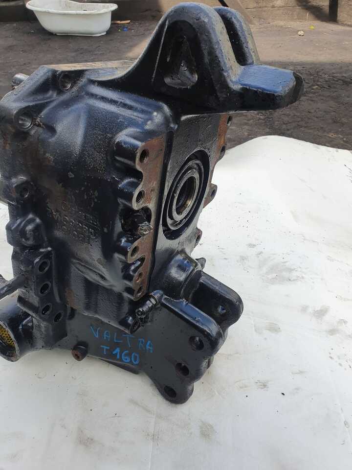 Valtra T130 - Zwolnica - Zwrotnica - Półoś - Skrzynia - Silnik - Siłowniki - Tylny WOM - Buku jari kemudi untuk Peralatan pertanian: gambar 2 Valtra T130 - Zwolnica - Zwrotnica - Półoś - Skrzynia - Silnik - Siłowniki - Tylny WOM - Buku jari kemudi untuk Peralatan pertanian: gambar 2