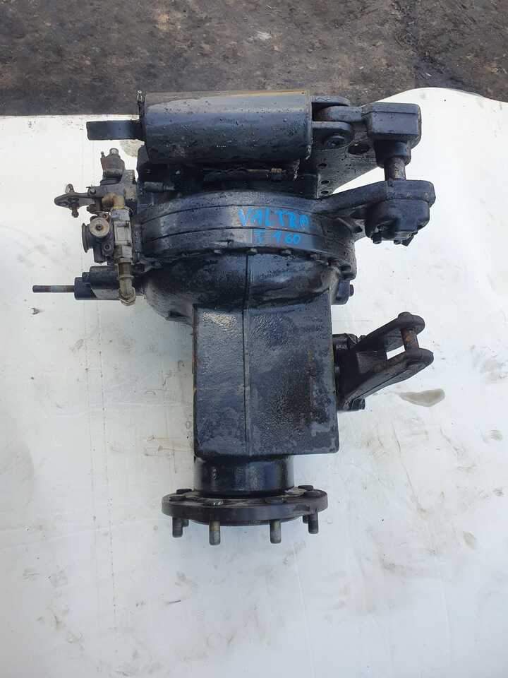 Valtra T140 - Zwolnica - Zwrotnica - Półoś - Skrzynia - Silnik - Siłowniki - Tylny WOM - Buku jari kemudi untuk Peralatan pertanian: gambar 3 Valtra T140 - Zwolnica - Zwrotnica - Półoś - Skrzynia - Silnik - Siłowniki - Tylny WOM - Buku jari kemudi untuk Peralatan pertanian: gambar 3