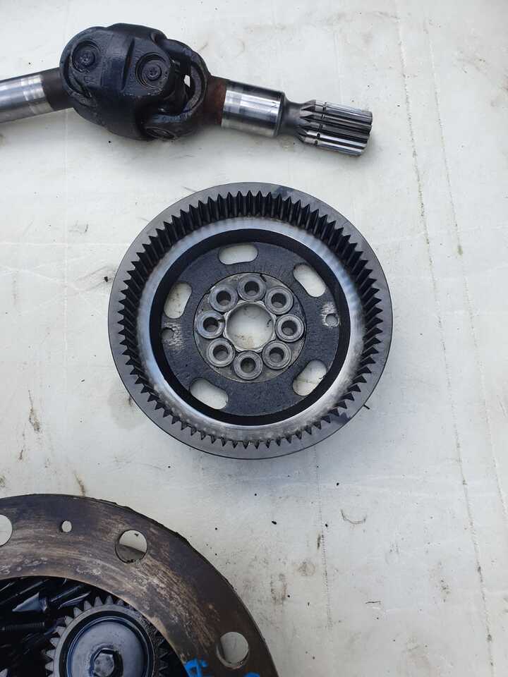 Valtra T190 - Zwolnica - Zwrotnica - Półoś - Skrzynia - Silnik - Siłowniki - Tylny WOM - Buku jari kemudi untuk Peralatan pertanian: gambar 2 Valtra T190 - Zwolnica - Zwrotnica - Półoś - Skrzynia - Silnik - Siłowniki - Tylny WOM - Buku jari kemudi untuk Peralatan pertanian: gambar 2