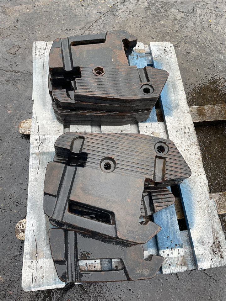 Valtra - odwaźniki balasty 37.5kg - Counterweight untuk Peralatan pertanian: gambar 2 Valtra - odwaźniki balasty 37.5kg - Counterweight untuk Peralatan pertanian: gambar 2