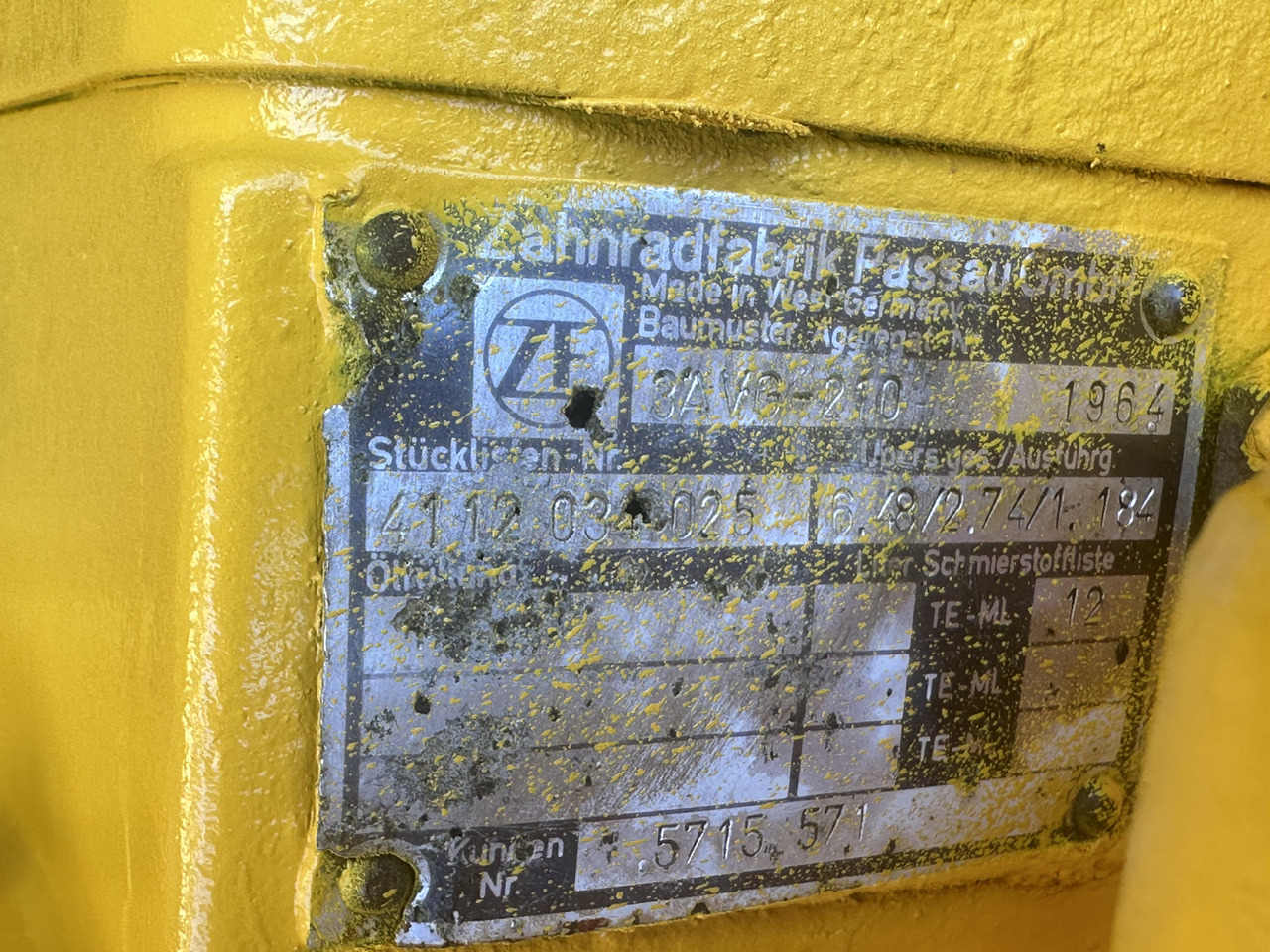 ZF 3AVG-210 Skrzynia Biegów Liebherr L541 - Gearbox untuk Peralatan pertanian: gambar 4 ZF 3AVG-210 Skrzynia Biegów Liebherr L541 - Gearbox untuk Peralatan pertanian: gambar 4
