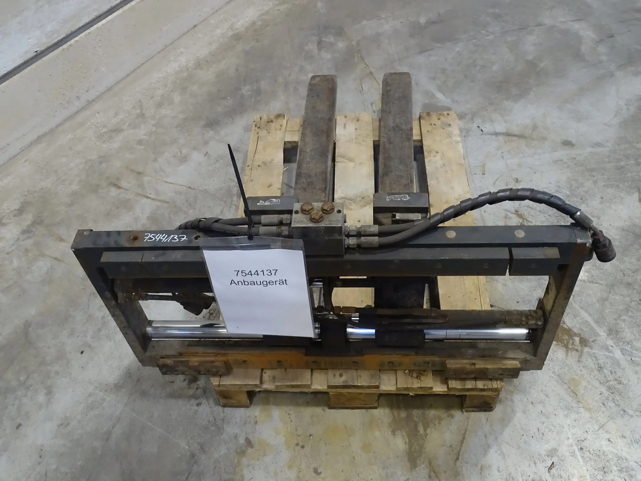 Meyer Fork positioner - Lampiran untuk Peralatan untuk menangani material: gambar 4 Meyer Fork positioner - Lampiran untuk Peralatan untuk menangani material: gambar 4