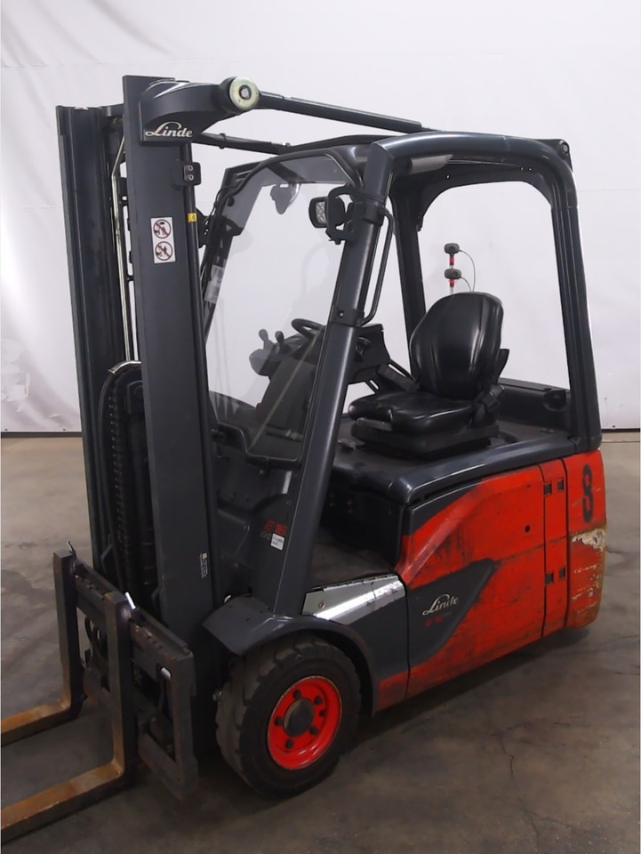 Linde E16-02 - Forklift listrik: gambar 1 Linde E16-02 - Forklift listrik: gambar 1