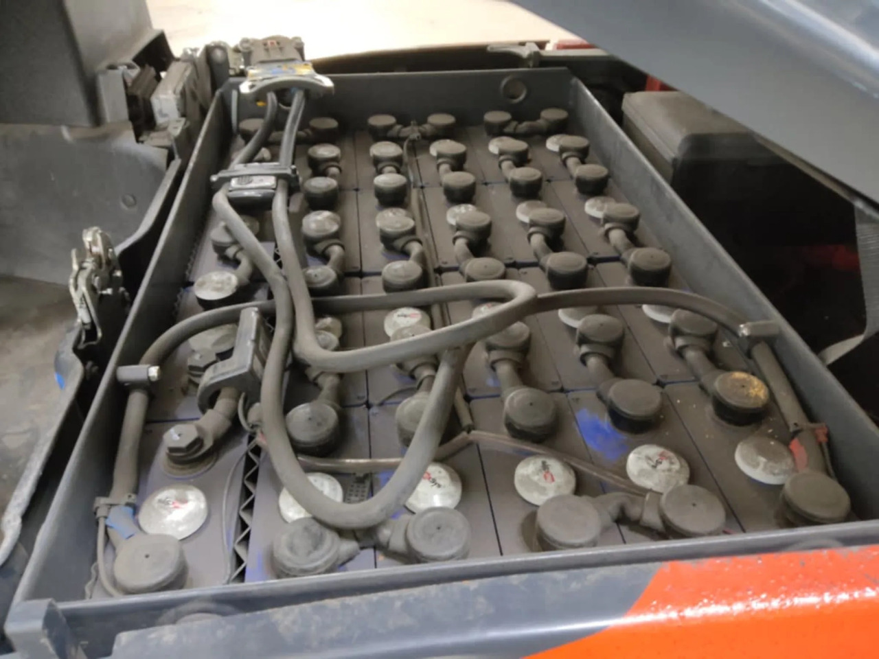 Linde E16C-02 - Forklift listrik: gambar 5 Linde E16C-02 - Forklift listrik: gambar 5