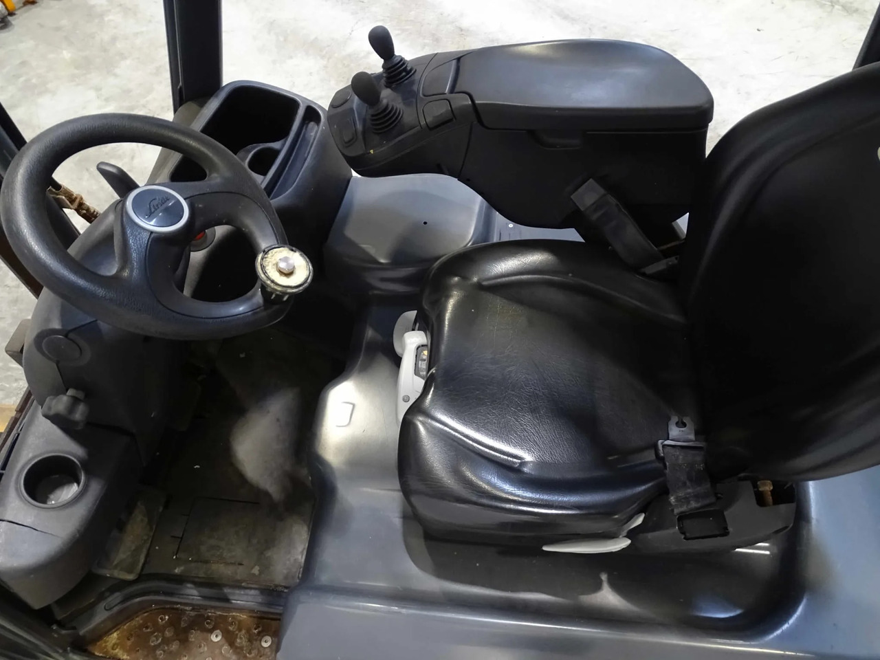Linde E20PH-02 - Forklift listrik: gambar 4 Linde E20PH-02 - Forklift listrik: gambar 4