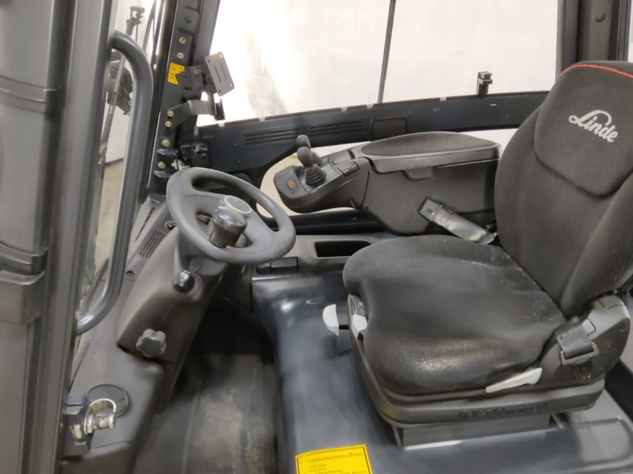 Linde E25HL-01/600 - Forklift listrik: gambar 4 Linde E25HL-01/600 - Forklift listrik: gambar 4