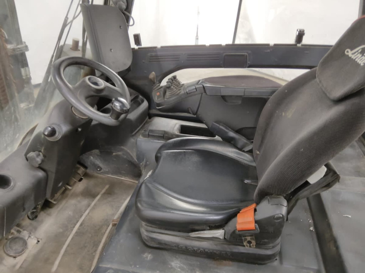 Linde E25L-01 - Forklift listrik: gambar 4 Linde E25L-01 - Forklift listrik: gambar 4